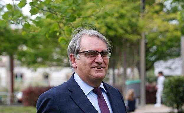 El candidato de la coalición PP-Foro Ramón García Cañal. 