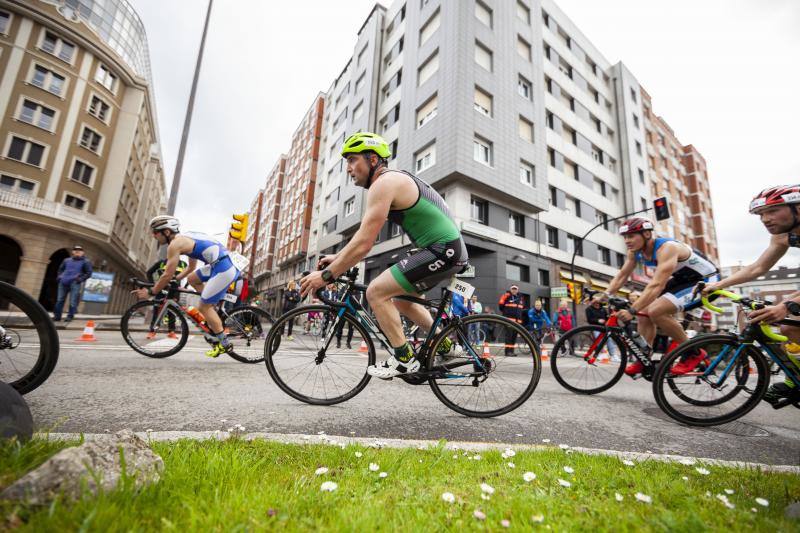 La competición organizada por el Academia Civil-CNSO en las inmediaciones de la playa de Poniente fue, de nuevo, uno de los grandes referentes deportivos de la ciudad de la mañana de Viernes Santo.