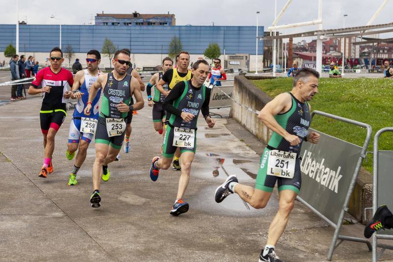 La competición organizada por el Academia Civil-CNSO en las inmediaciones de la playa de Poniente fue, de nuevo, uno de los grandes referentes deportivos de la ciudad de la mañana de Viernes Santo.