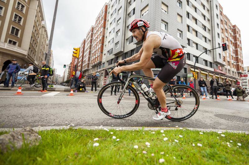 La competición organizada por el Academia Civil-CNSO en las inmediaciones de la playa de Poniente fue, de nuevo, uno de los grandes referentes deportivos de la ciudad de la mañana de Viernes Santo.