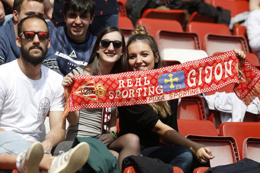 Fotos: ¿Estuviste en el derbi femenino en El Molinón? ¡Búscate!