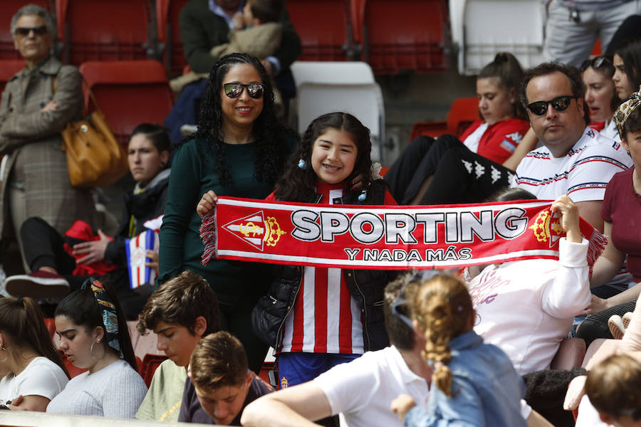 Fotos: ¿Estuviste en el derbi femenino en El Molinón? ¡Búscate!