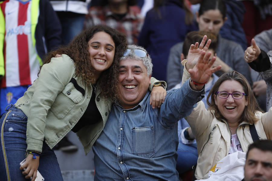 Fotos: ¿Estuviste en el derbi femenino en El Molinón? ¡Búscate!