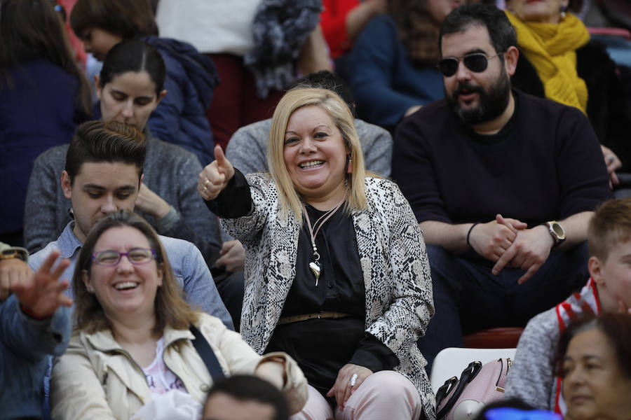 Fotos: ¿Estuviste en el derbi femenino en El Molinón? ¡Búscate!