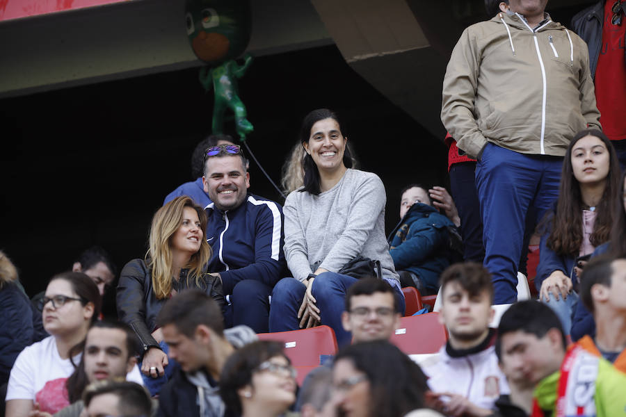 Fotos: ¿Estuviste en el derbi femenino en El Molinón? ¡Búscate!