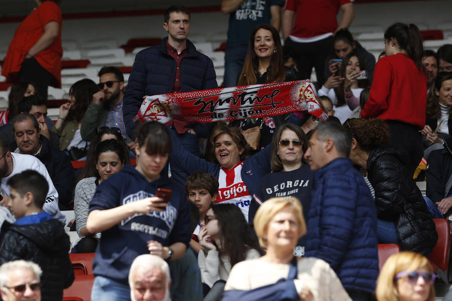 Fotos: ¿Estuviste en el derbi femenino en El Molinón? ¡Búscate!