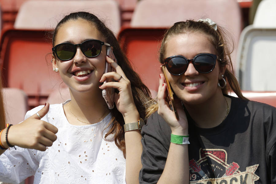 Fotos: ¿Estuviste en el derbi femenino en El Molinón? ¡Búscate!