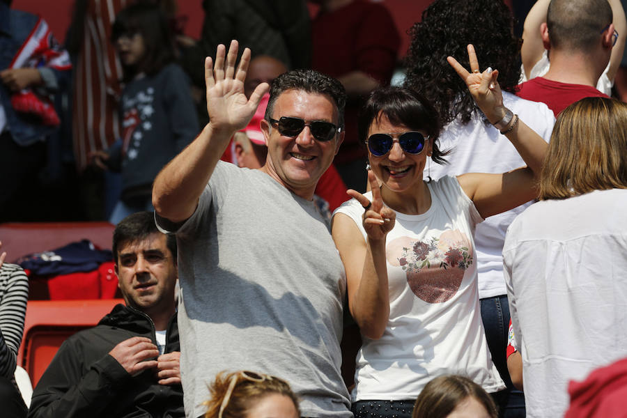 Fotos: ¿Estuviste en el derbi femenino en El Molinón? ¡Búscate!