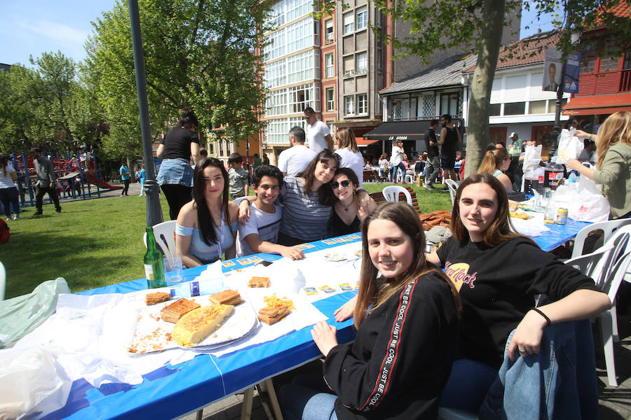 La edición de 2019 de la Comida en la calle de Avilés vuelve a repetir el éxito de la edición precedente