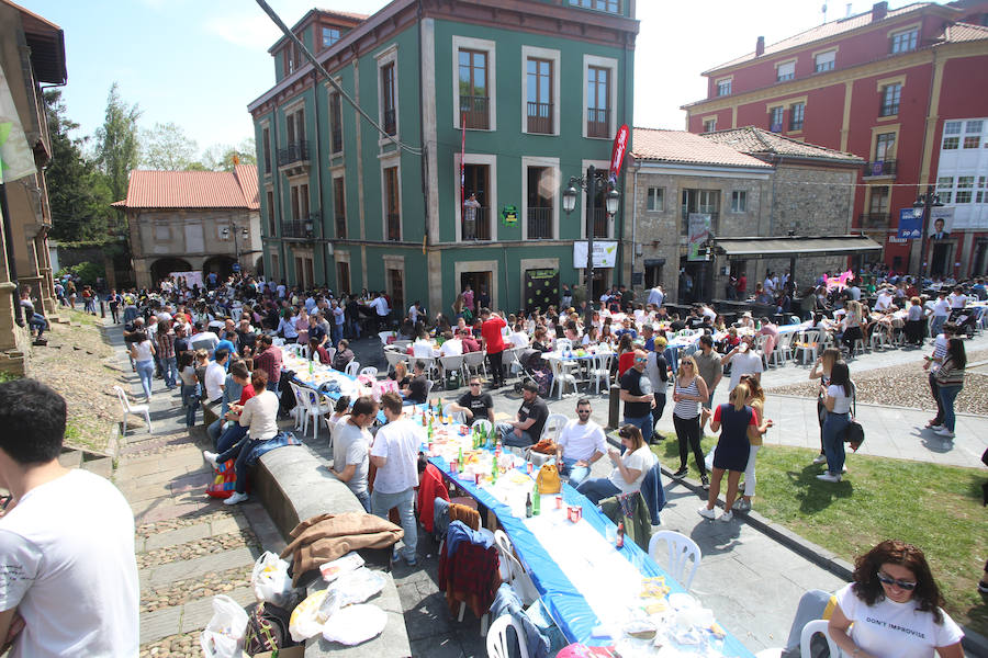 La edición de 2019 de la Comida en la calle de Avilés vuelve a repetir el éxito de la edición precedente