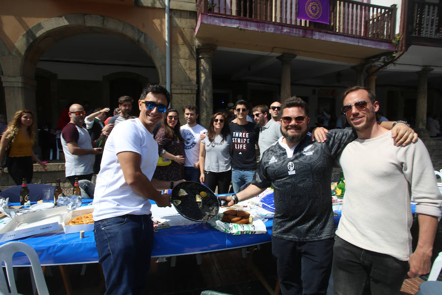 La edición de 2019 de la Comida en la calle de Avilés vuelve a repetir el éxito de la edición precedente