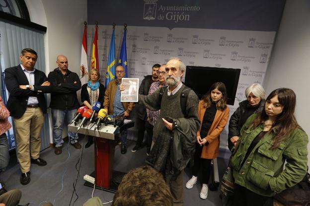 Miembros del Observatorio contra la Violencia, en la rueda de prensa de ayer. 