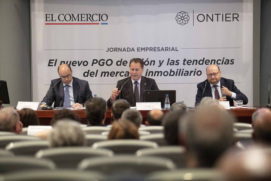 El recinto ferial Luis Adaro ha acogido la jornada técnica organizada por la Cámara de Comercio de Gijón, el despacho de abogados Ontier y EL COMERCIO sobre el Plan General de Ordenación gijonés. 