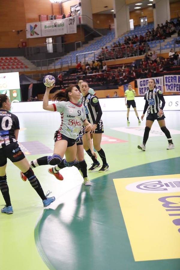 Las gijonesas, que se enfrentarán mañana por el pase a la final al vencedor del encuentro Bera Bera-Rocasa, tuvieron resuelto el partido al comienzo del segundo tiempo