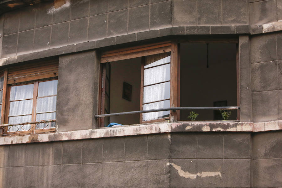 Uno de los implicados llegó a amenazar a una mujer con un hacha. Los detenidos vivían e una vivienda ocupada en Numa Guilhou.