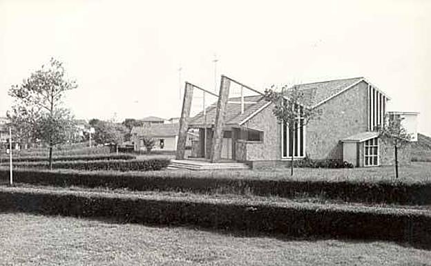 Uno de los chalés, con una arquitectura más moderna.