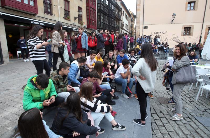 Unos 700 escolares de 23 colegios de Asturias han participado en la primera edición de 'Oviedo Trascendente', una iniciativa de la delegación Episcopal de Enseñanza del Arzobispado de Oviedo para acercar la capital a los más jóvenes desde una perspectiva diferente en la que priman la solidaridad y la cultura.