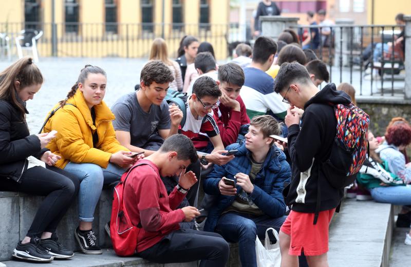 Unos 700 escolares de 23 colegios de Asturias han participado en la primera edición de 'Oviedo Trascendente', una iniciativa de la delegación Episcopal de Enseñanza del Arzobispado de Oviedo para acercar la capital a los más jóvenes desde una perspectiva diferente en la que priman la solidaridad y la cultura.