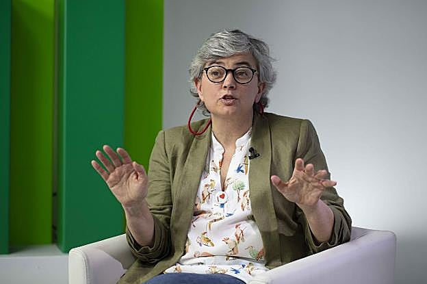 Ana González durante la entrevista en 'La Lupa'. 