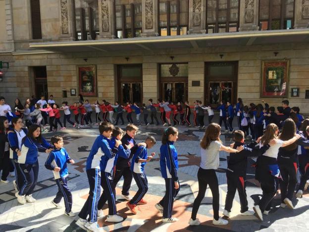 Récord gijonés en el Día Mundial de la Educación Física