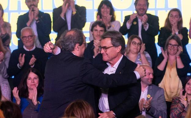 Quim Torra y Artur Mas, en el acto de comienzo de campaña de JxCat.