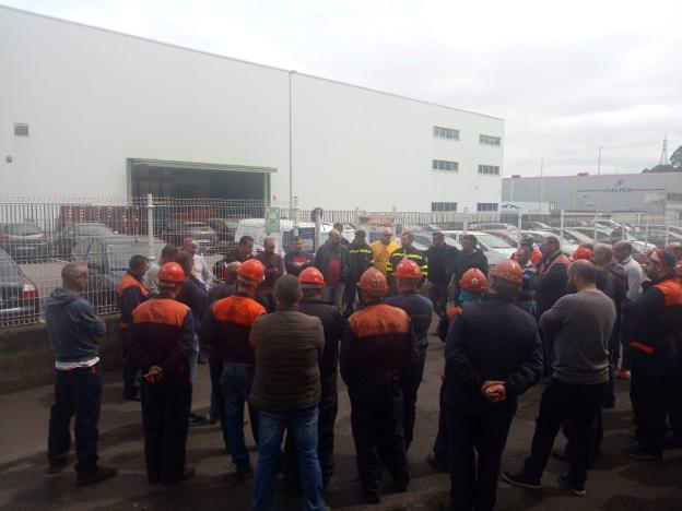 Encuentro entre los trabajadores de Alcoa y Tuinsa Norte. :: E. C. 