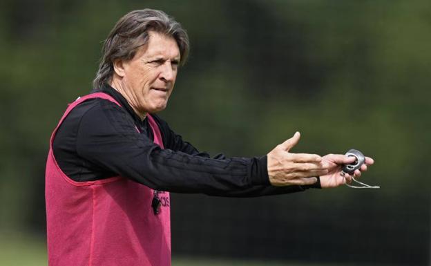 Sergio Egea, durante un entrenamiento del Real Oviedo.