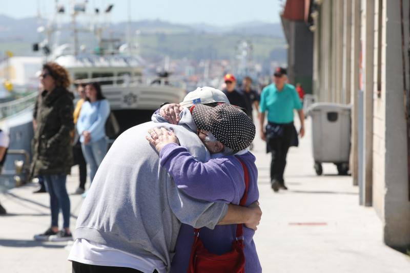 Los barcos avilesinos 'Berriz Amatxo' y 'Esmeralda Tercero' zarparon ayer a la costera del bonito con rumbo a las Azores, donde los bonitos suelen encontrarse en este momento. En los últimos años, las primeras capturas han tenido el premio de un precio más alto por el que ya se conoce como 'campanu' de la mar. 