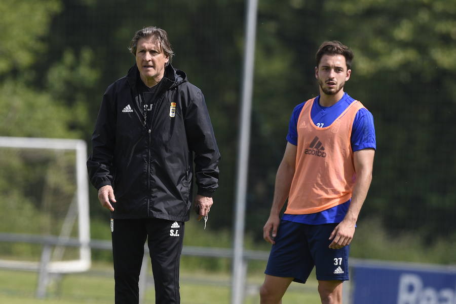 El Real Oviedo se prepara en El Requexón para recibir el próximo domingo al Numancia.