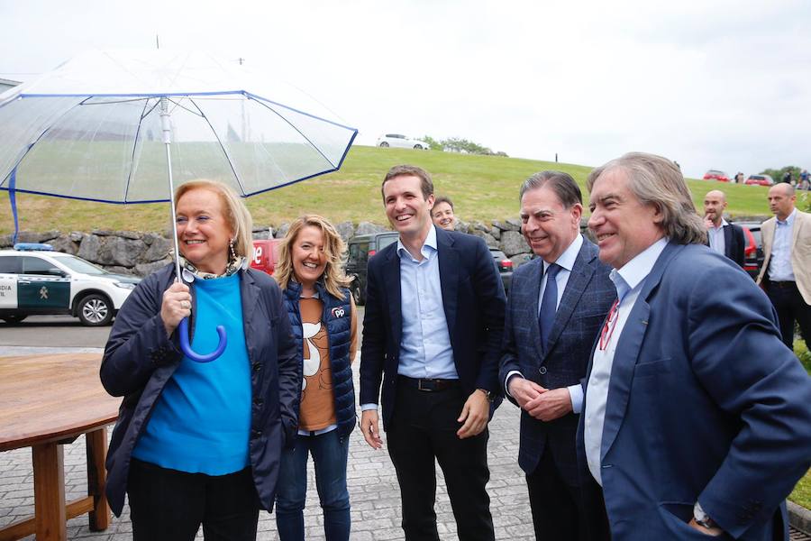 El presidente del PP ha participado en un acto en el llagar Castañón, junto a la candidata a la presidencia del Principado, Teresa Mallada, y el candidato a la Alcaldía de Villaviciosa, Andrés Buznego