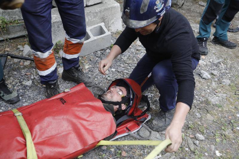 El pozo Fondón fue el escenario en el que veintinueve especialistas, diecisiete brigadistas de Salvamento Minero y doce agentes de la Guardia Civil compartieron durante tres días informaciónj y duro entrenamiento.