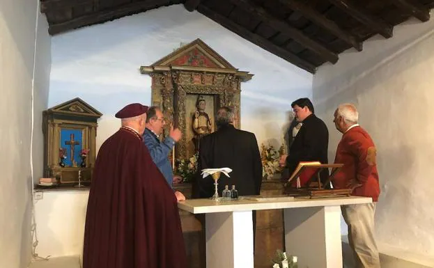 El barrio cangués de Santiso celebra el milenario de su capilla