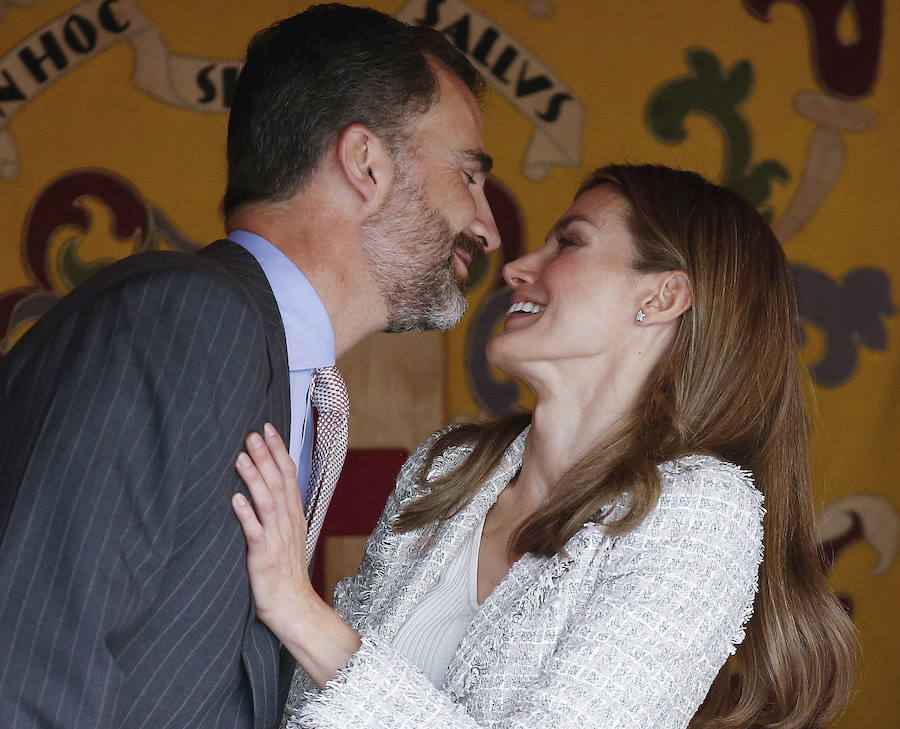 Felipe VI y Doña Letizia celebran su quince aniversario desde que se dieran el 'sí quiero' en La Almudena.