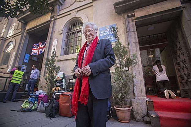 El Padre Ángel, en la parroquia de San Antón, en Madrid. 
