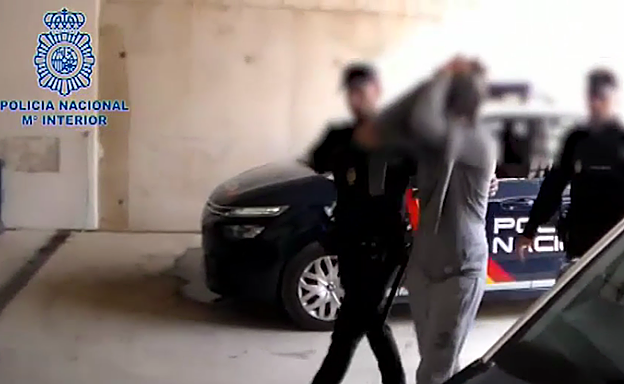 Detenidas cinco personas en Ibiza y otra investigada por los incendios de los Juzgados