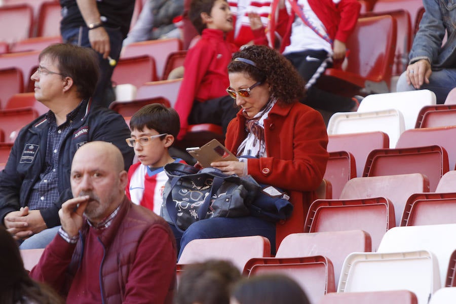 Fotos: ¿Estuviste en el Sporting - Albacete? ¡Búscate!