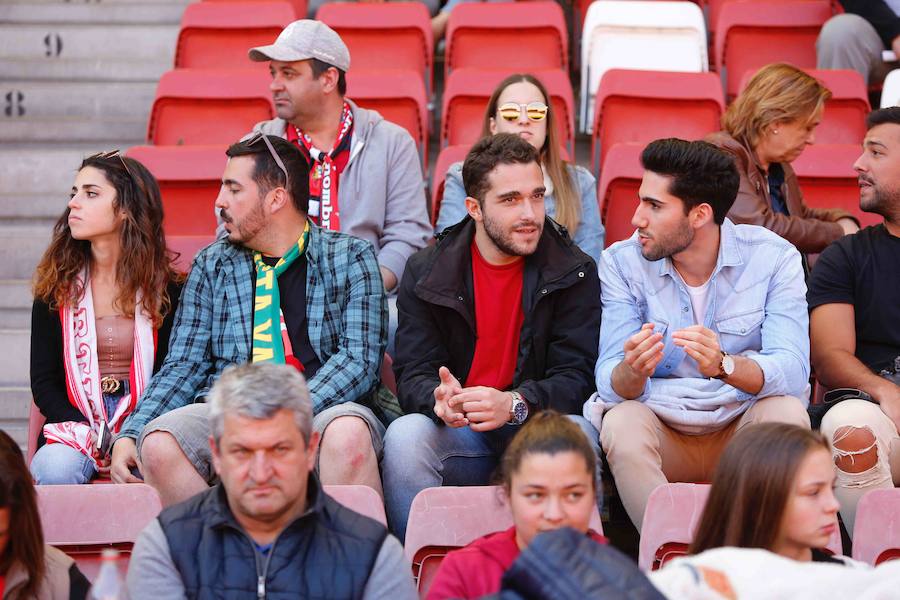 Fotos: ¿Estuviste en el Sporting - Albacete? ¡Búscate!