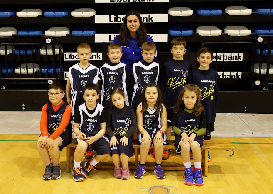 Colegio Loyola Baby. Entrenadora: Sayavera. Jugadores: Miguel, Josue, Nico, Iván, Alberto, Daniel, Marcos, Elena, Irene y Alba.