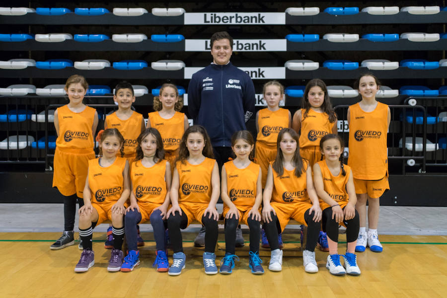 La Fresneda Benjamín femenino. Entrenador: Marcos Granda. Jugadoras: Enma, Yago, Paula, Carmen, Nerea, Alba, Cayetana, Laura, Noa, Aurora, Irena y Jimena.