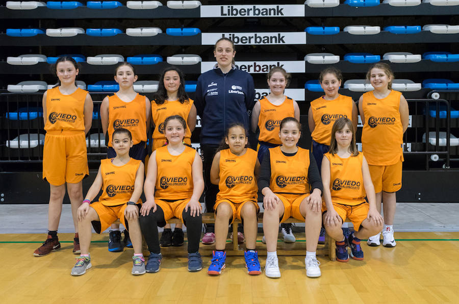 C. P. Ventanielles Benjamín femenino. Entrenadora: Carmen Prieto. Jugadoras: Katerin, Carolina, Adriana, Paula, Nora, Irene, Cristina, Lena y Mailen.