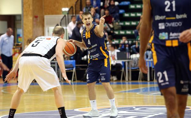 Fran Cárdenas, en un partido del Liberbank Ovieso. 