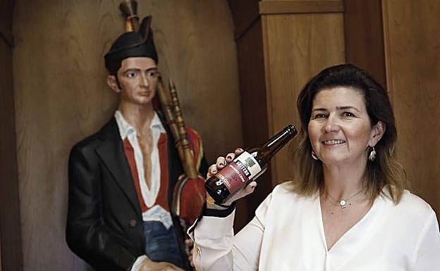 María Cardín, del Grupo El Gaitero, con un tercio de Red Grape.