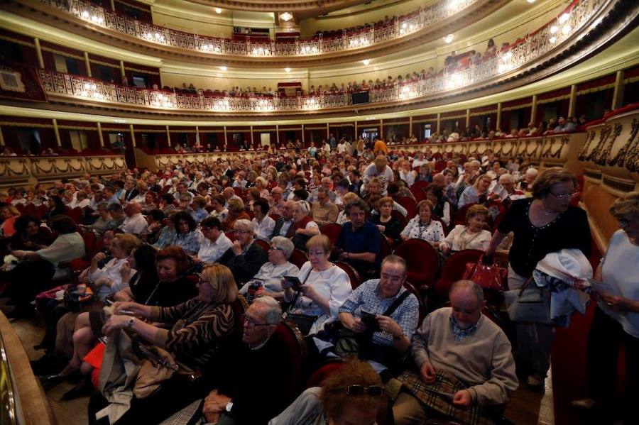 El Teatro Campoamor acogió este jueves la respresentación de la gala lírica enmarcada dentro del XXVI Festival del Teatro Lírico Español.