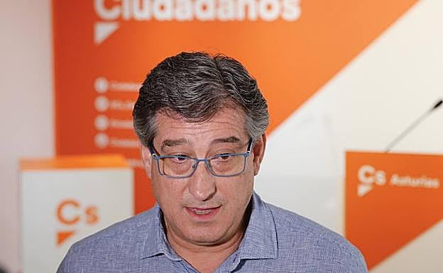 Prendes al PSOE asturiano: «Si quieren mirar a la moderación, ahí estaremos»