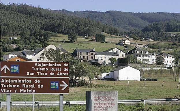 Localidad de San Tirso de Abres, donde se registró la picadura de avispa asiática. / PALOMA UCHA