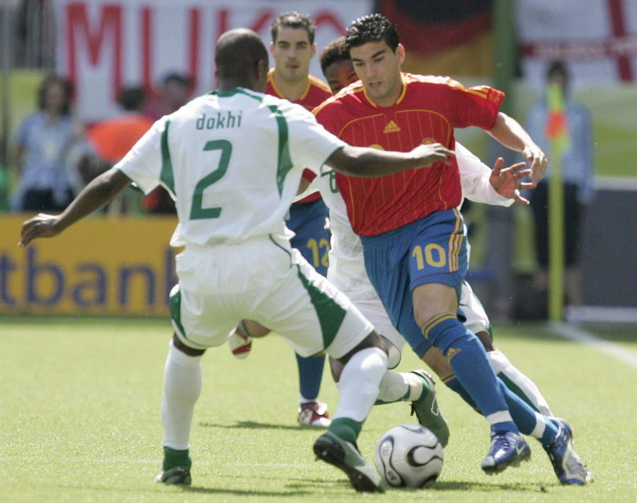 El jugador internacional de 35 años, que jugaba en la actualidad en el Extremadura, fallece en un accidente de tráfico.