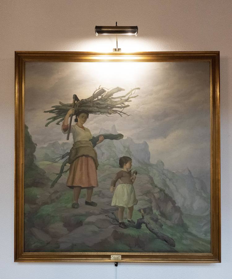 El emblemático establecimiento exhibe pinturas, muebles y tapices cuyo valor ronda los dos millones de euros.