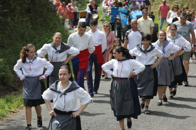 Cientos de romeros se dan cita en la popular Jira campestre que se inicia en El Cuadro.