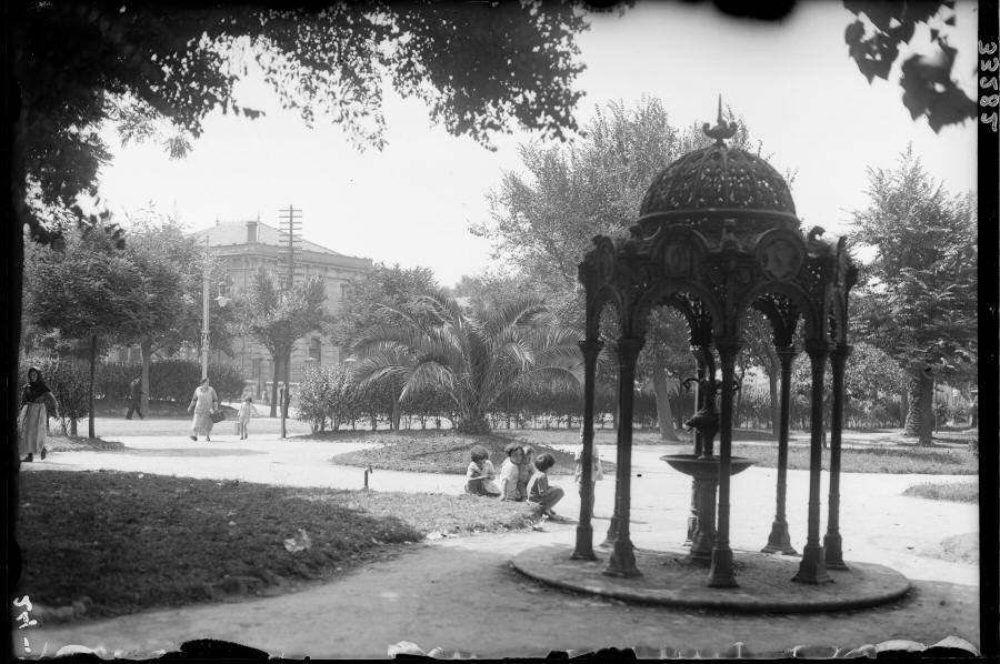 Jardines de Juan Alvargonzález en los años 30 del siglo XX.