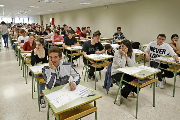 Los alumnos defienden que una EBAU común en toda España sería «más justa»